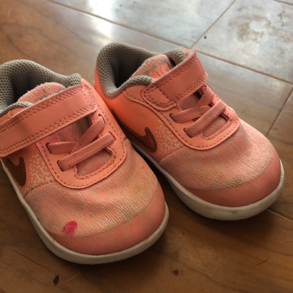 Nike girl shoes